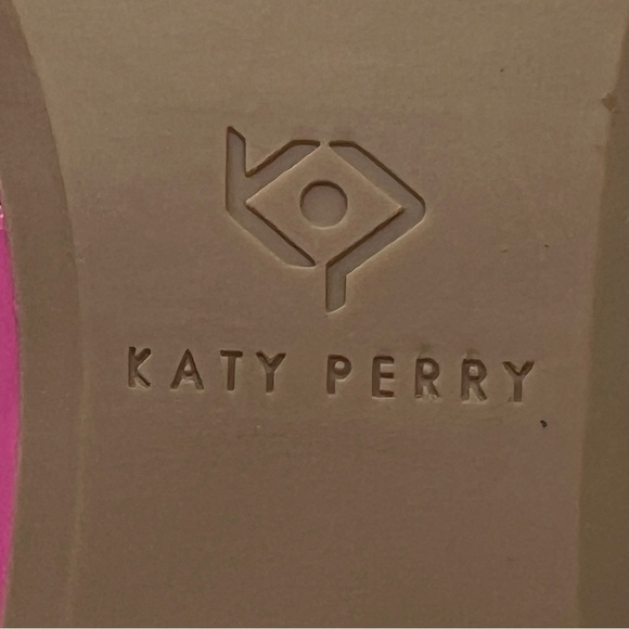 Katy Perry Collections Fuchsia Flats with Daisy Detail - Picture 8 of 10